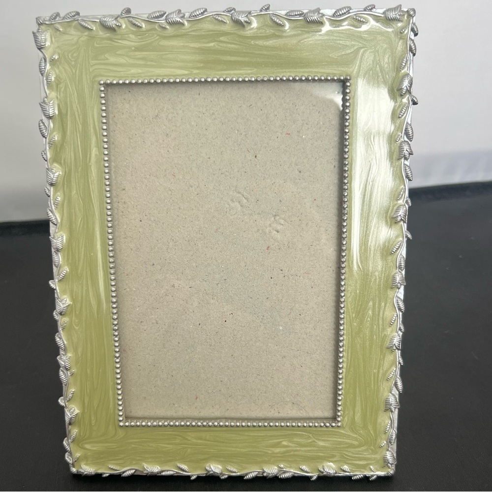Ashleigh Manor Picture Frame Pearlized Green Enamel Pewter Trim Wisteria 3.5x5